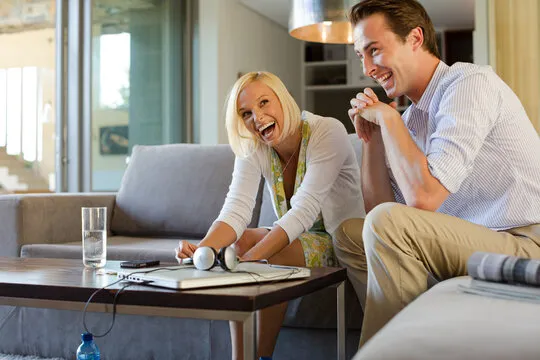 应用下载与版本引导